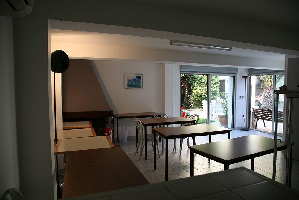 Adonis Arc Aix Hotel 3*