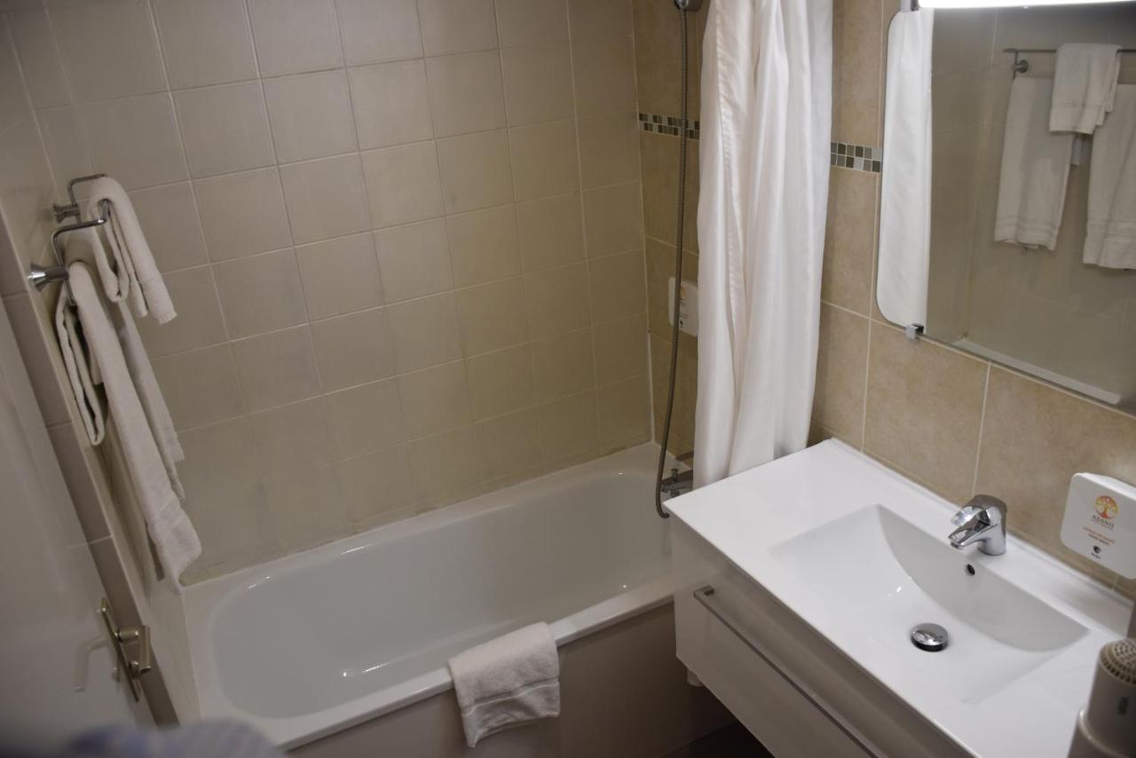 Hotel Adonis Arc Aix 3*
