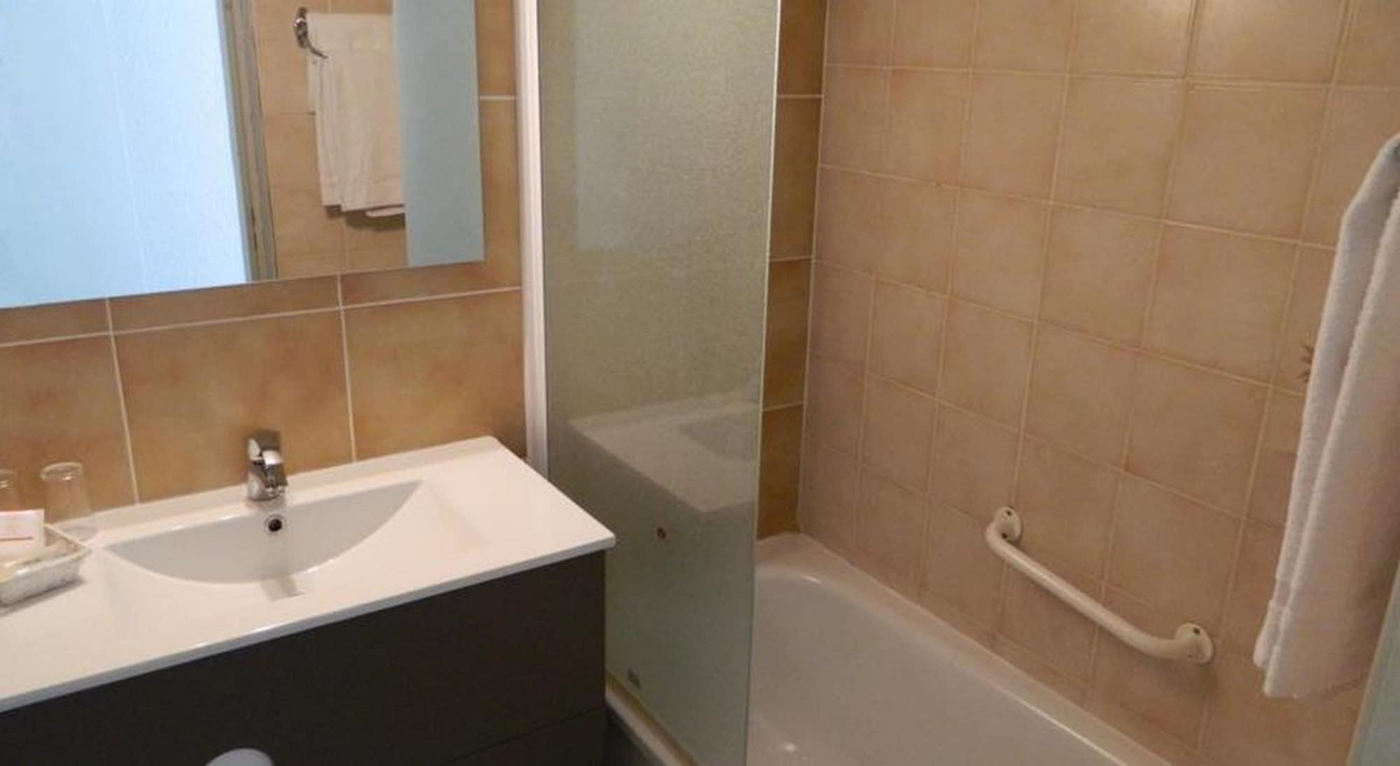 Hotel Adonis Arc Aix 3*