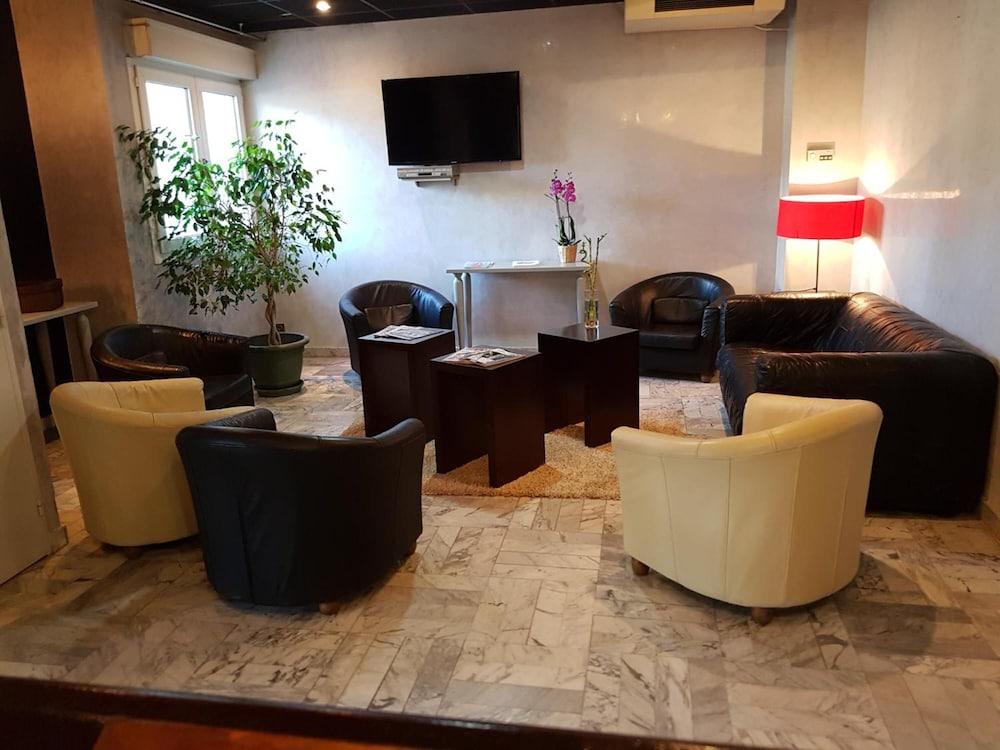 Hotel Adonis Arc Aix 3*