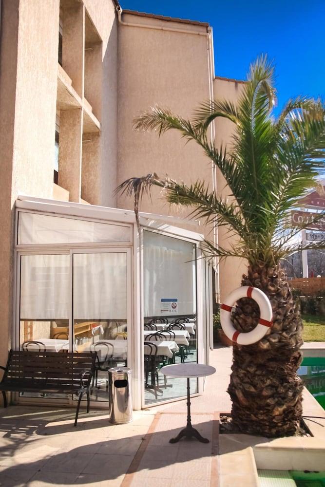 Hotel Adonis Arc Aix 3*