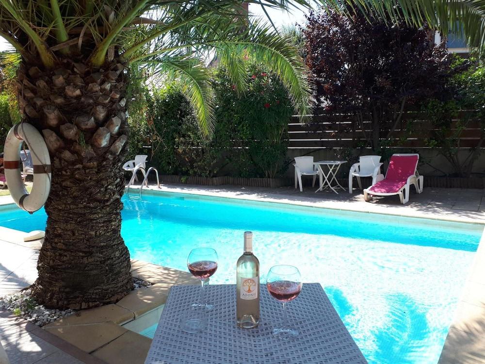 Hotel Adonis Arc Aix 3*