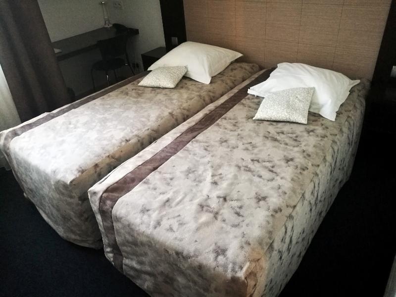 Adonis Arc Aix Hotel 3*